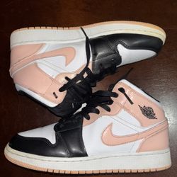 Air Jordan 1 Mid Crimson tint
