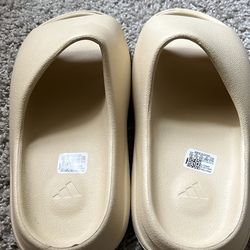 Yeezy Slides Bone