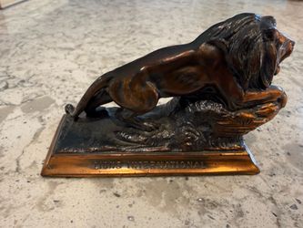 LIONS CLUB INTERNATIONAL ANNIVERSA BRONZE BRASS PAPERWEIGHT LION FIGURINE 4 3/4