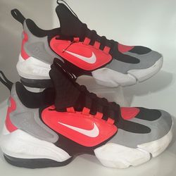 NIKE AIR MAX ALPHA SAVAGE  Size 8