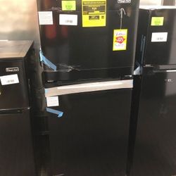 Magic Chef 10.5 Cu Ft Refrigerator in Black KP
