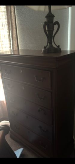 Dresser good condition