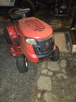 Troy bilt riding lawnmower