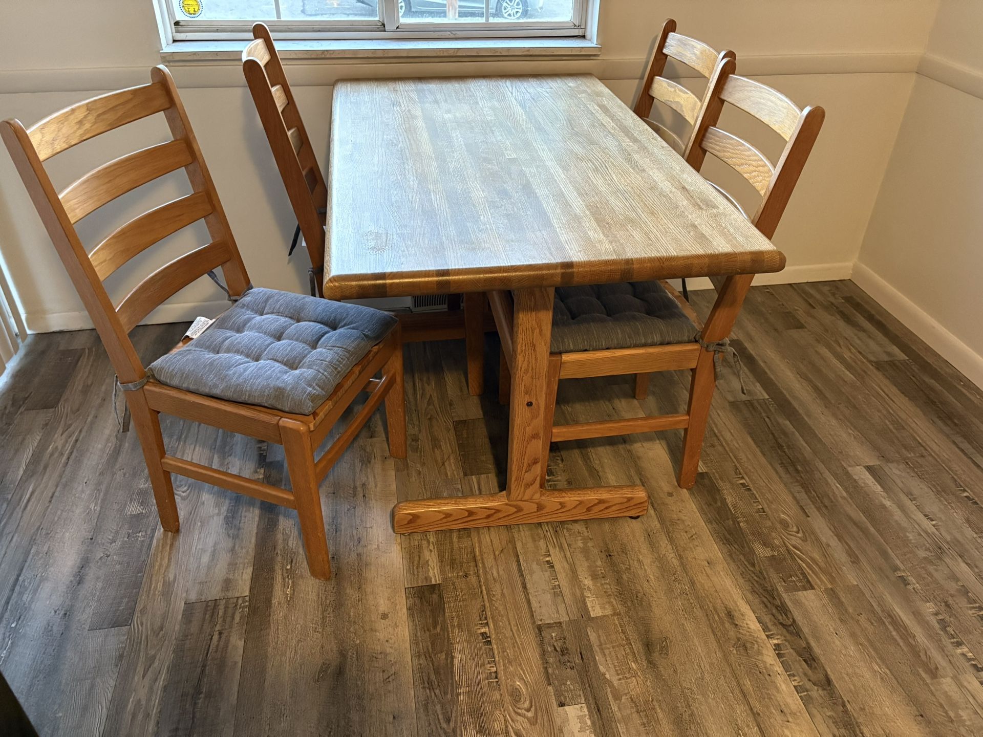Dining Table & Chairs