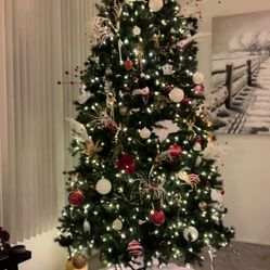 12’ Christmas Tree 