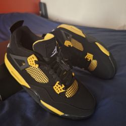 Jordan 4 Retro Thunder