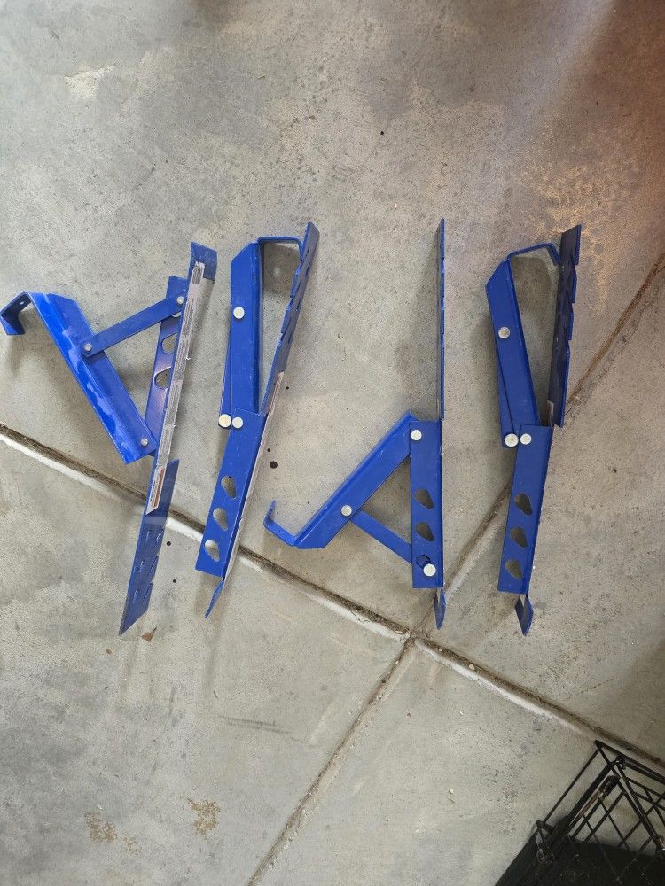 10 Roof Brackets