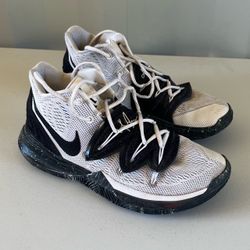 Nike Kyrie 5 “Oreo” Shoes Size Women’s 8