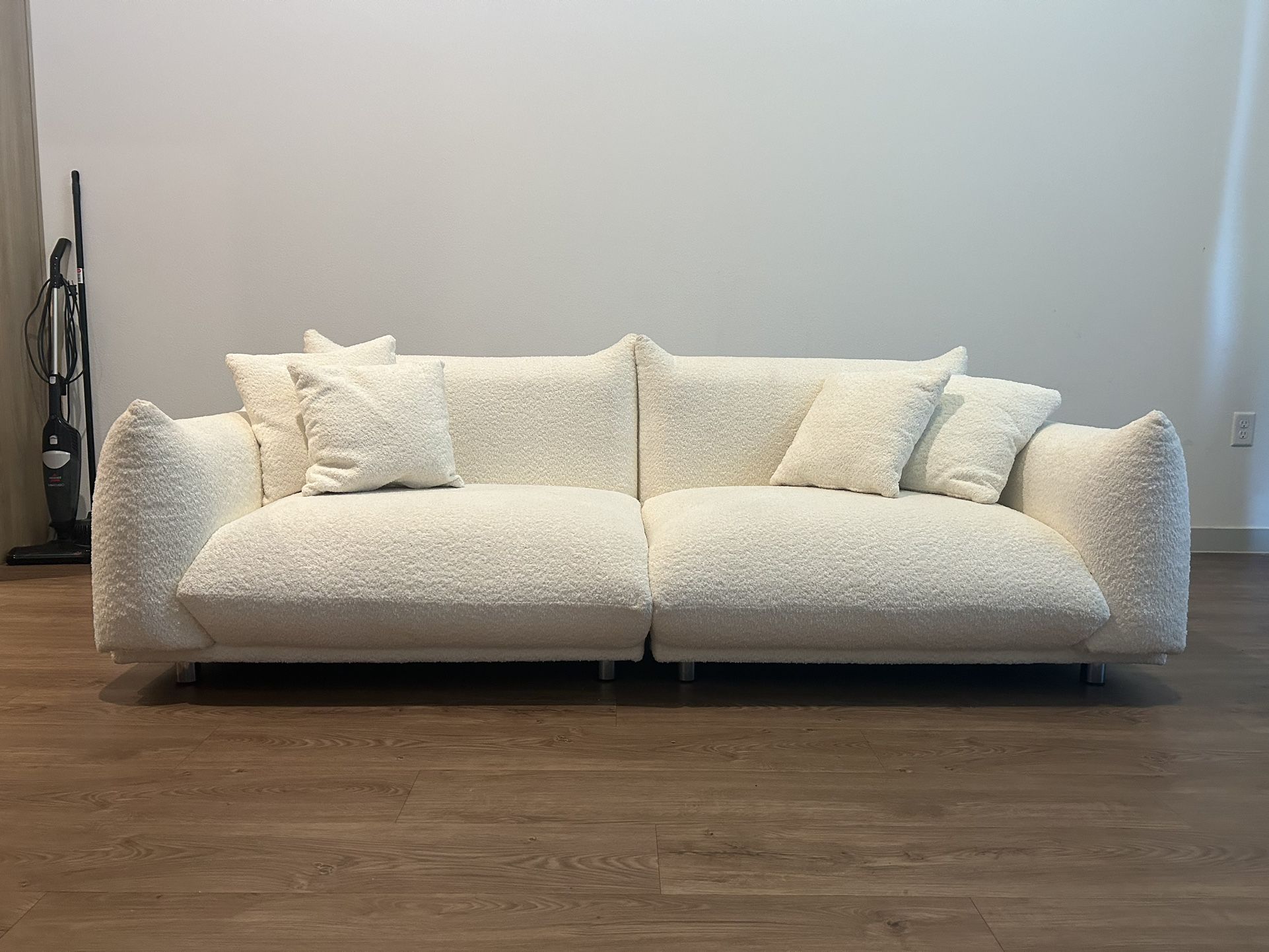 Arnya 88.9" MINIMORE Modern Style Sofa