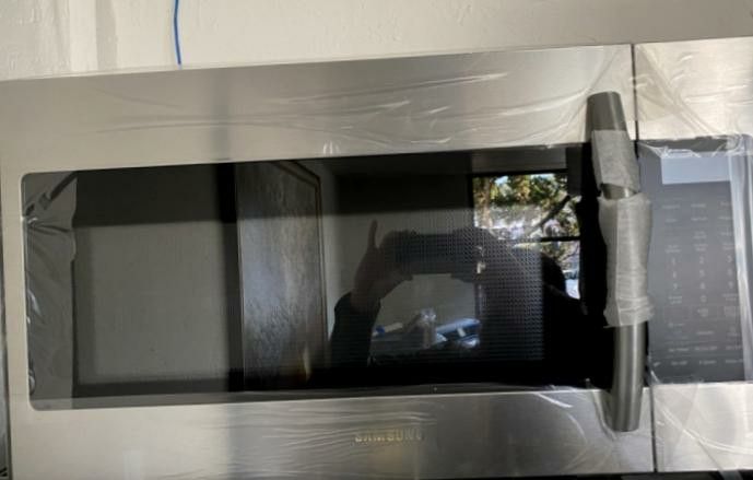 Samsung & Whrilpool 30in Microwave Open Box Unit Up to 50% Off