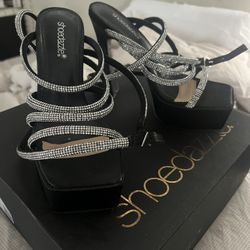 Black And Blink Heels Size 7
