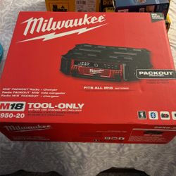New Milwaukee M18 Lithium-Ion Cordless PACKOUT Radio/Speaker with Built-In Charger