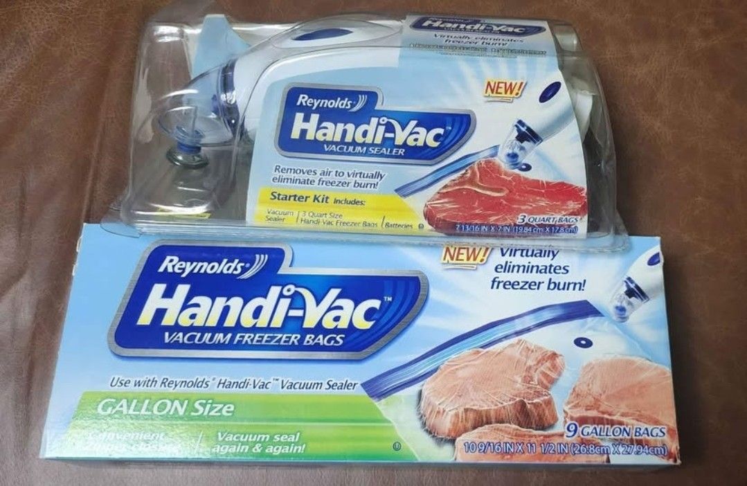 Reynolds Handi Vac Starter Kit and Gallon Bags (9) - New