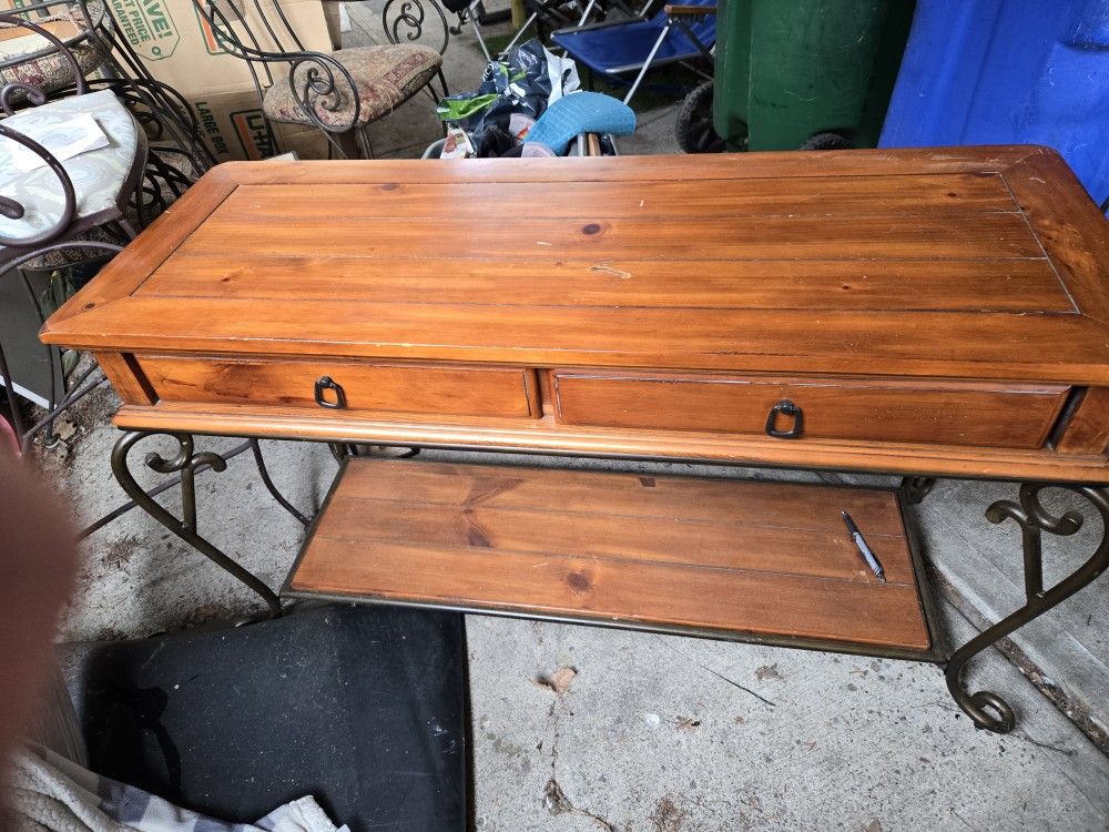 Entry Type Table Or Wall Table..used But In Good Condition
