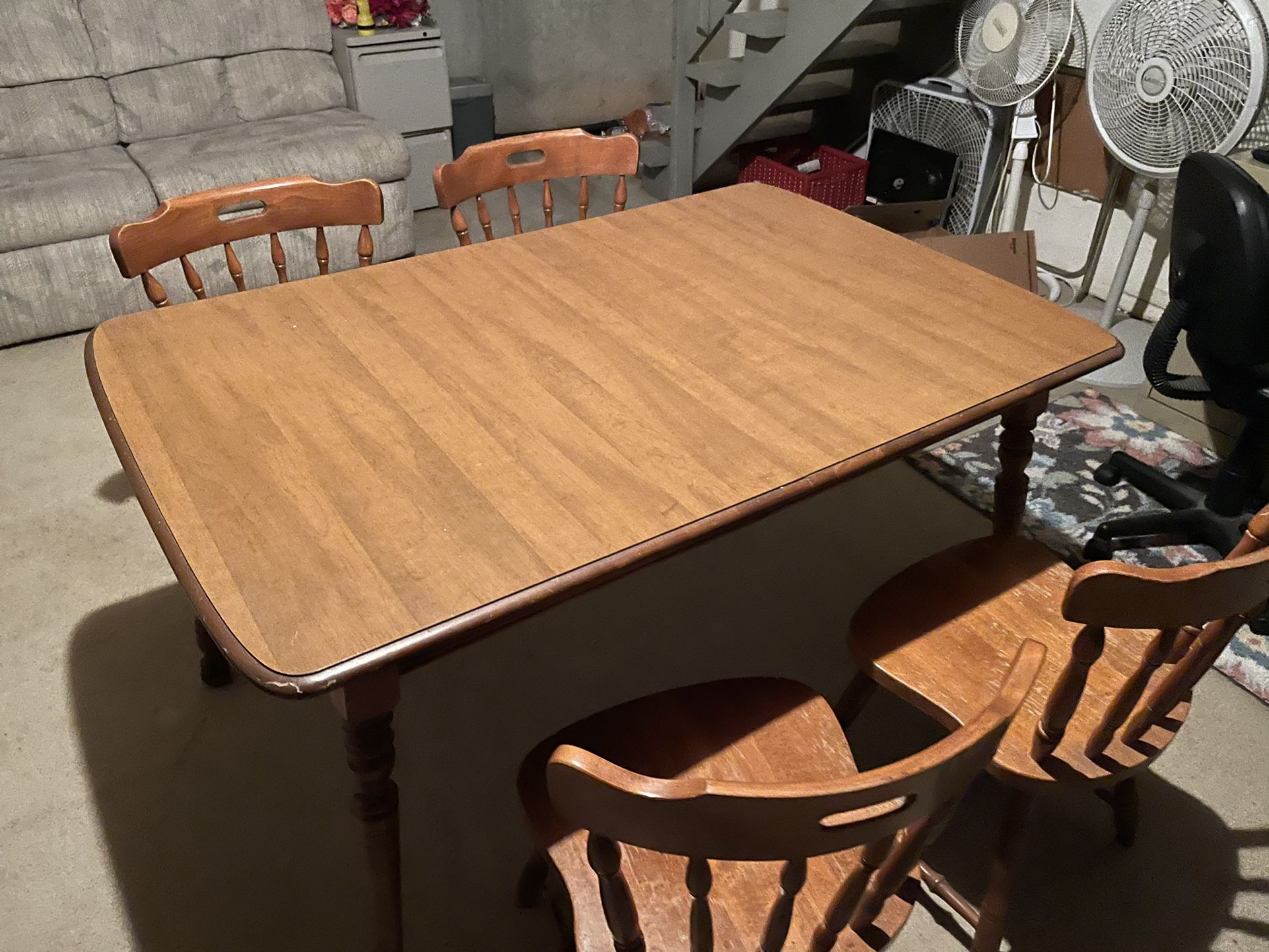 Dinning Table With 4 Chair Wooden Good Condition