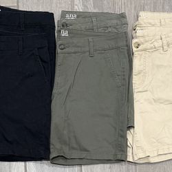 Lot of 6 Women’s a.n.a Twill Shorts – Size 6 (Black, Olive, Beige)