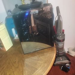 Mini Fridge /wine cooler 