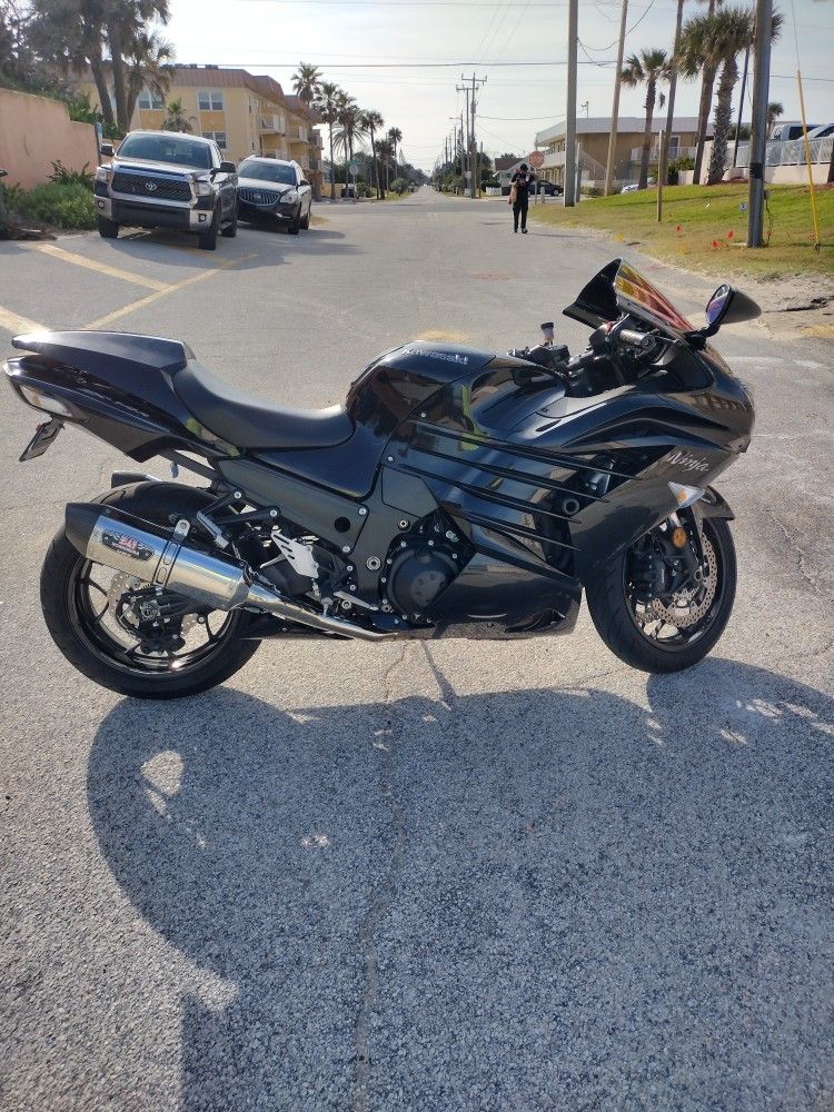 2012 Kawasaki Zx14r Ninja 1441 Cc  Like New