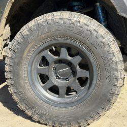 285/70/17 falken wildPeak MT load C