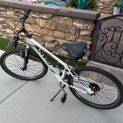 Giant Revel Mountain Bike For Sale In Good Condition
