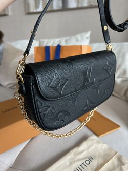 Louis Vuitton Victoire Chain Bag With LV Monogram for Sale in Miami, FL -  OfferUp