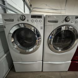 White Set LG Washer And Dryer Electric 