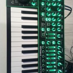 Roland Synthesizer 