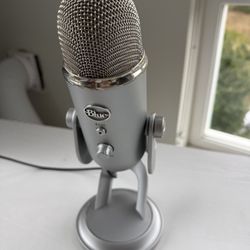 Yeti Microphone Professional