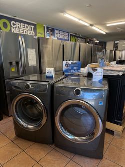 Electrolux Washer and Gas Dryer Set