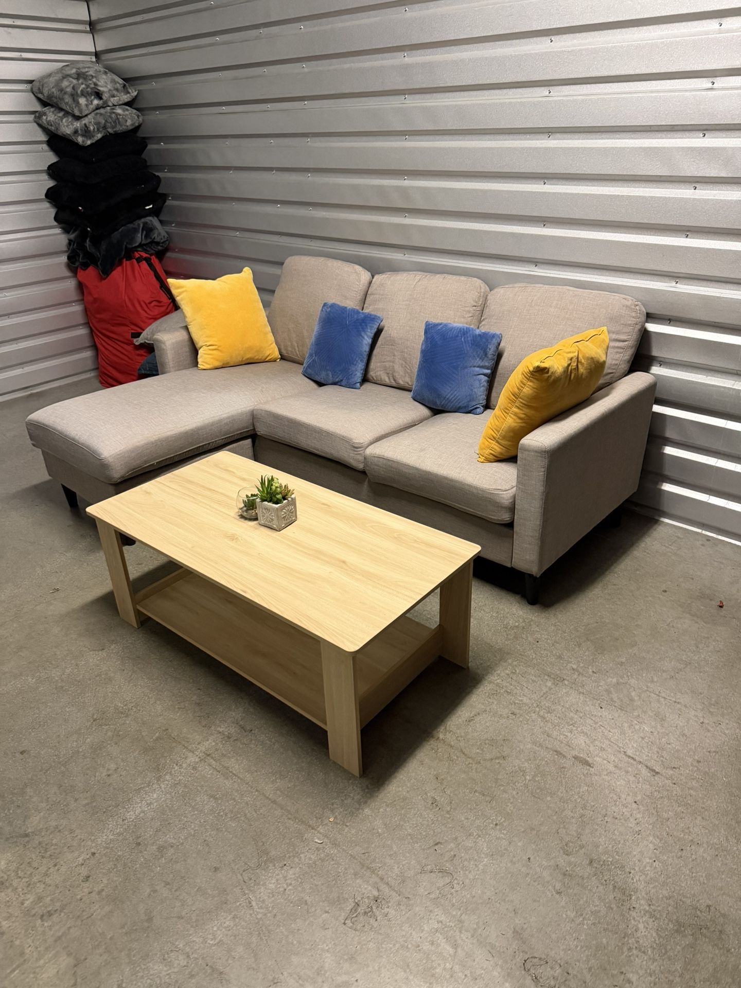 Sectional Couch-FREE DELIVERY 🚚 