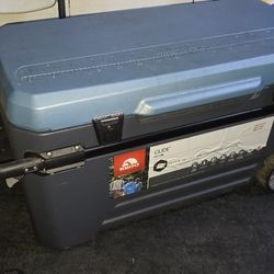 110 Quart Rolling Igloo Cooler