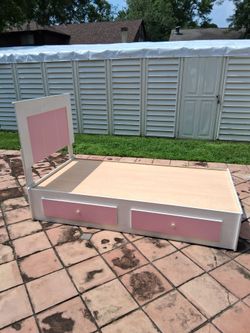 Twin size bed
