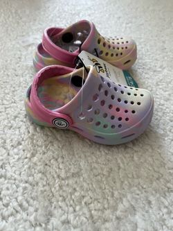 Joybee’s clogs for girls