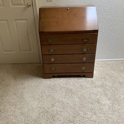 Ethan Allen by Baumritter Secretary Desk with 4 drawers
