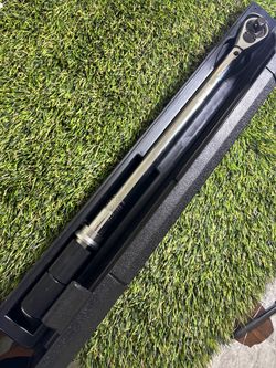 Click-Type Torque Wrench with Case