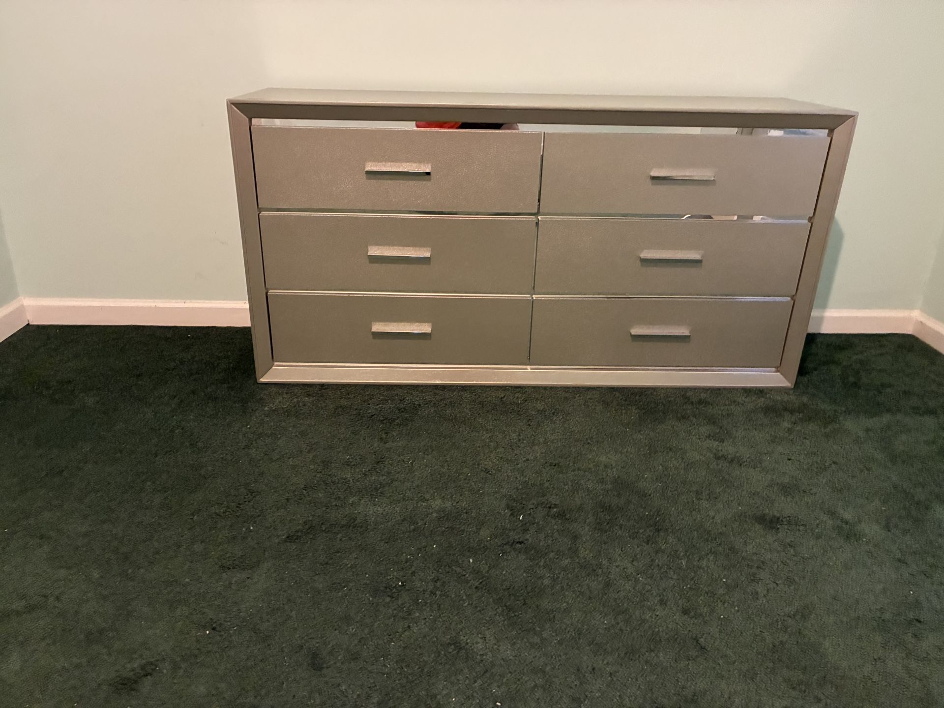Silver 6-Drawer Dresser with Sparkly Fronts – Glam Style