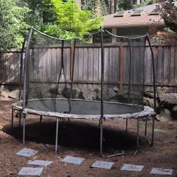 12 Ft Skywalker Trampoline With Enclosure