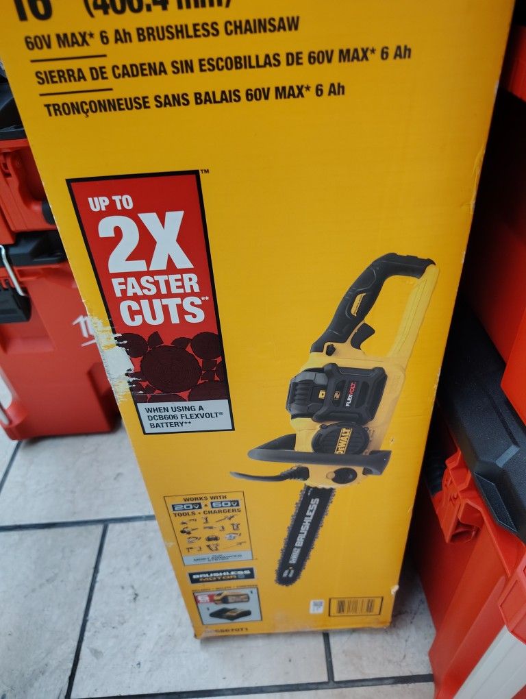 DeWalt 16 in Chainsaw 60 V Tool Only