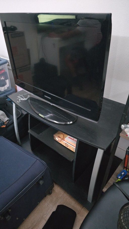 40" Samsung TV And Stand