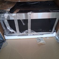 Samsung Microwave New In The Box.