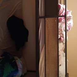 BUNK BED QUEEN 