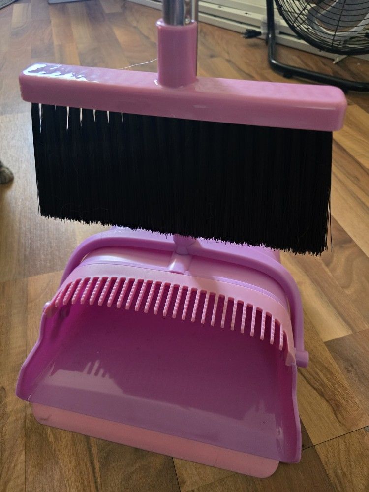 Barbie Pink Dustpan & Broom