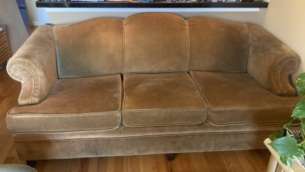 Small Space Sofa—gold, bohemian style