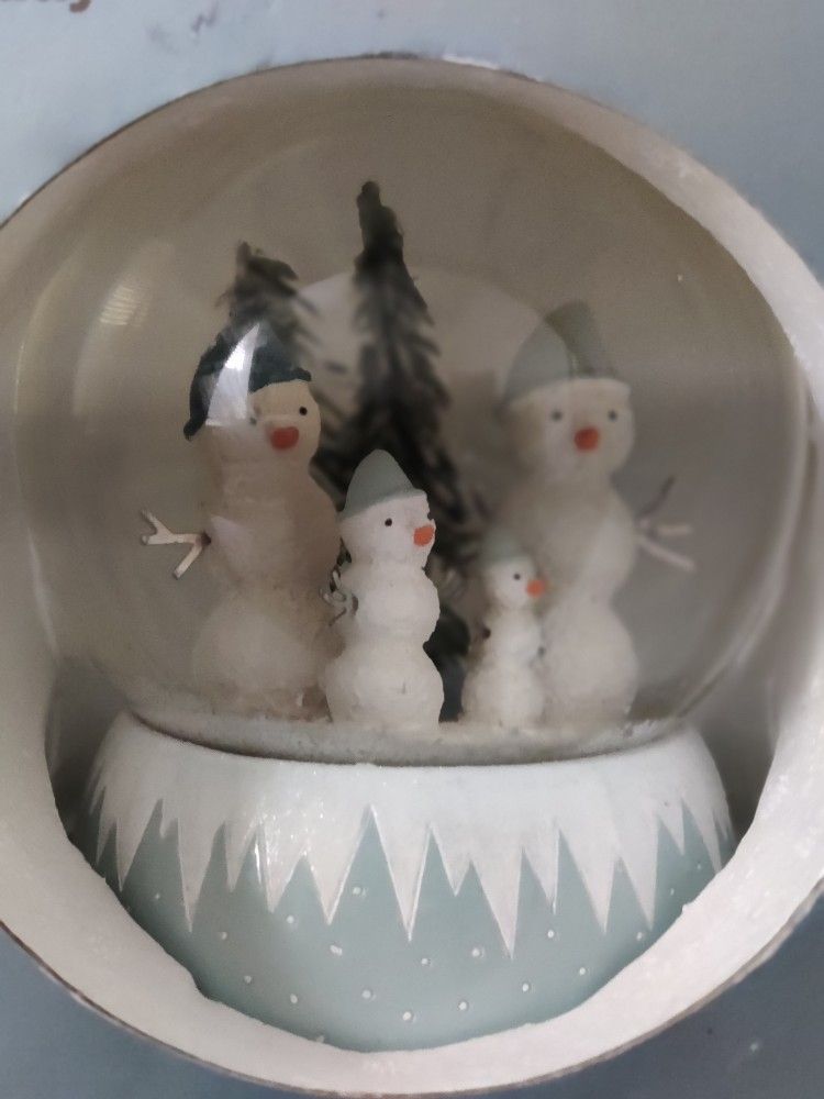 Martha Stewart musical Snow globe