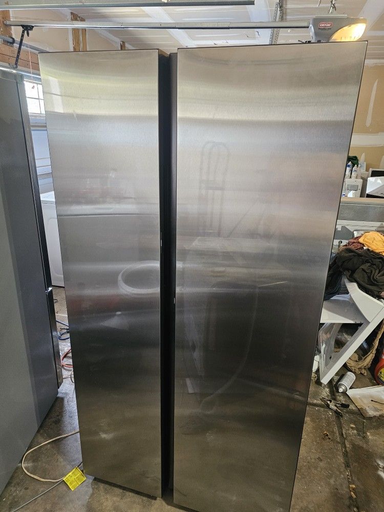 2024 Samsung SmartThings Bespoke Stainless Steel Side-By-Side Refrigerator