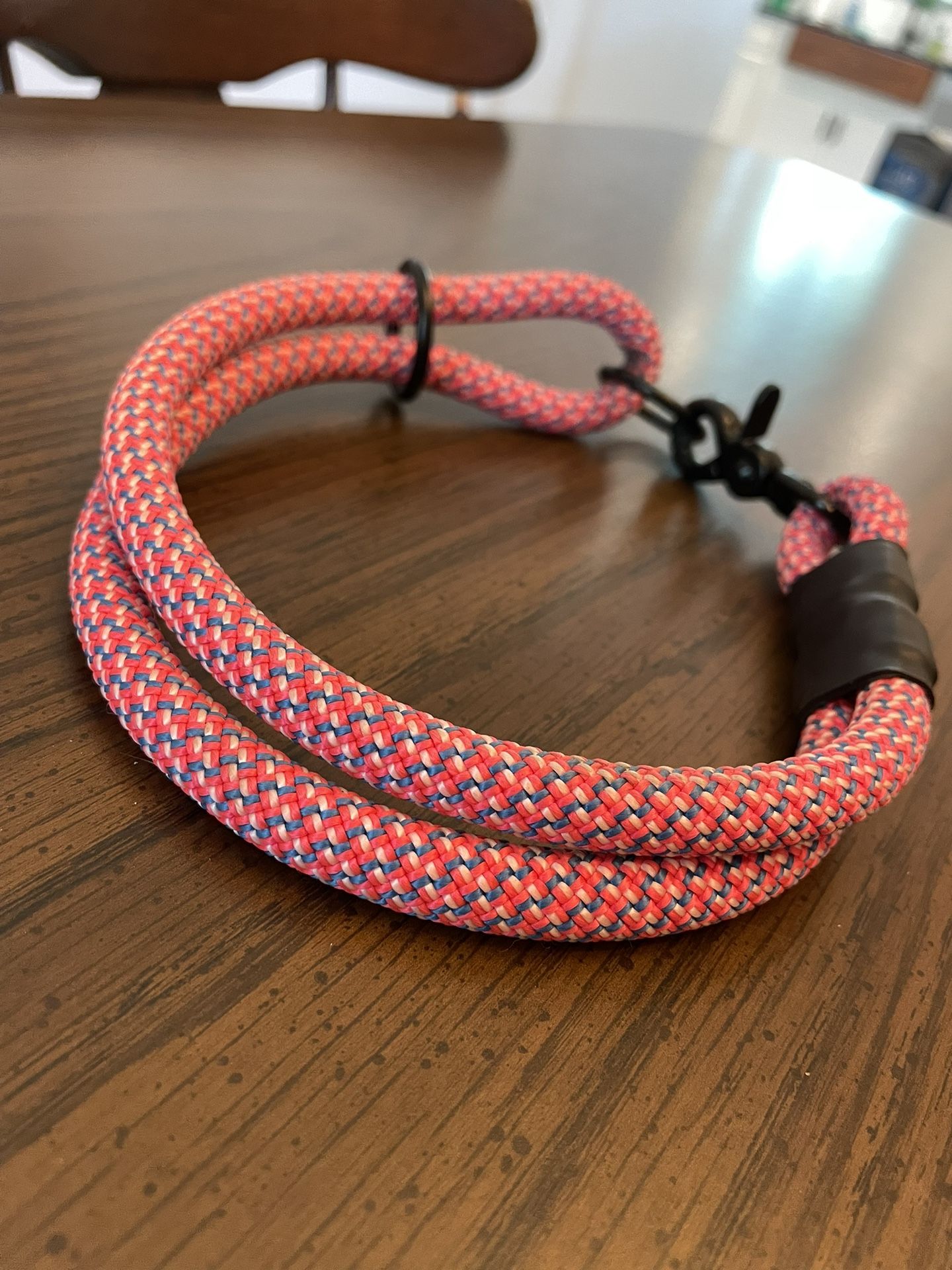 Volkshund 16.5” Fresh Fuchsia Cabrio Collar