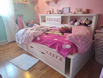 Base de cama para niña