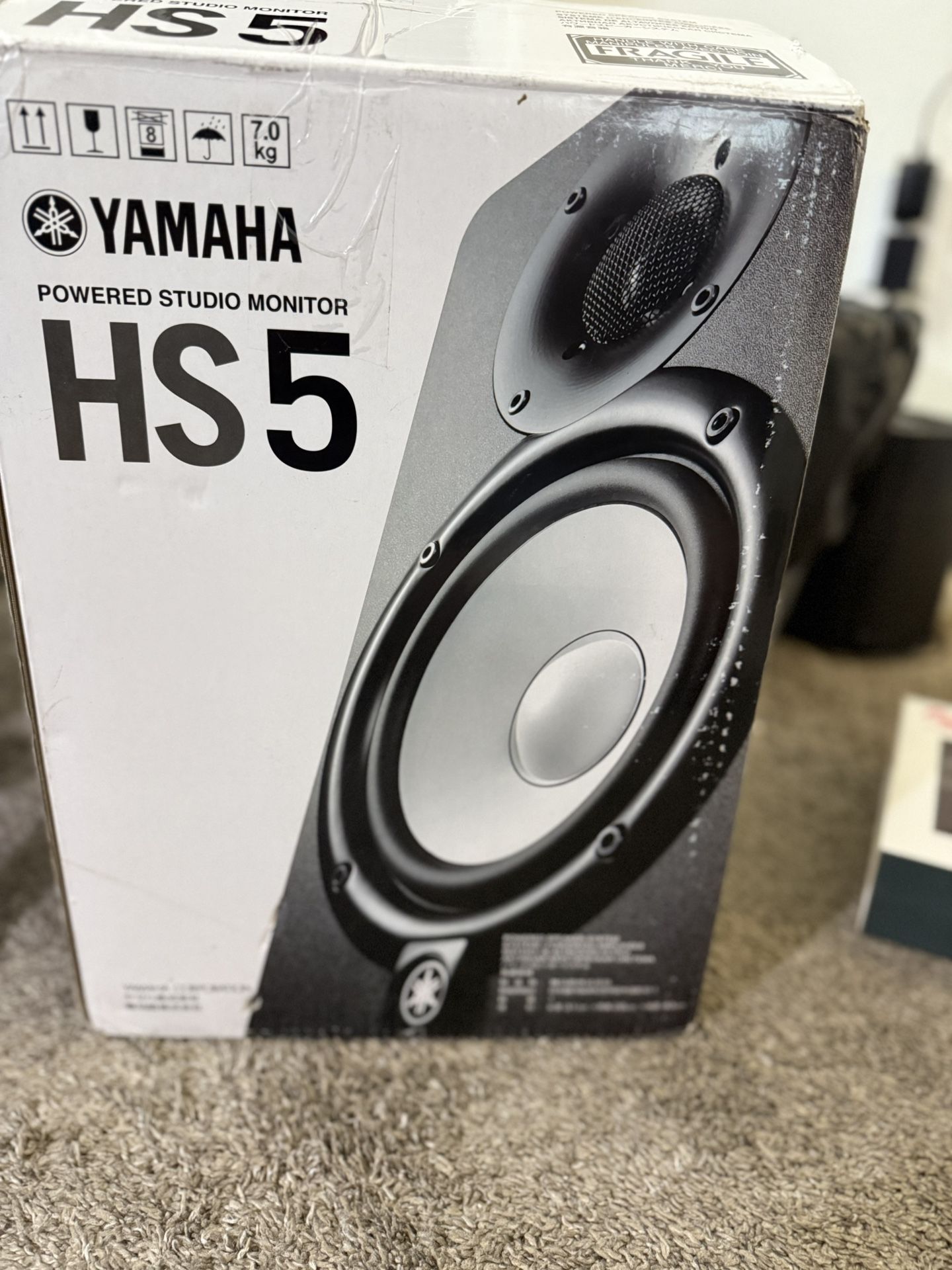 Yamaha HS5 Powered Studio Monitor Speaker