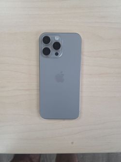 Iphone 15 pro max 256gb****tmobile And METRO Pcs