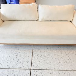 Beautiful Modern Couch – Very Clean, Ready to Go